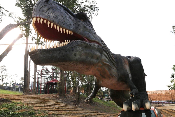 百果山探索樂園：【彰化景點】百果山探索樂園恐龍出沒~騎乘恐龍坐騎/占地8000坪/梁龍溜滑梯/三角龍攀岩/大暴龍恐攻/9D虛擬實境體驗館