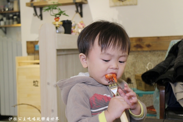 Meetcha Crepes 遇見日式手作可麗餅:新北板橋下午茶『Meetcha Crepes 遇見日式手作可麗餅』手作飾品/捷運新埔站