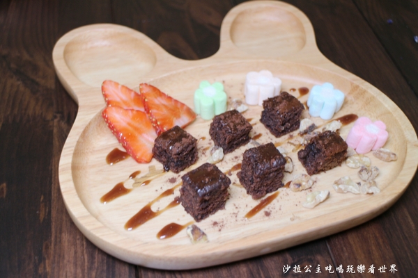 Meetcha Crepes 遇見日式手作可麗餅:新北板橋下午茶『Meetcha Crepes 遇見日式手作可麗餅』手作飾品/捷運新埔站