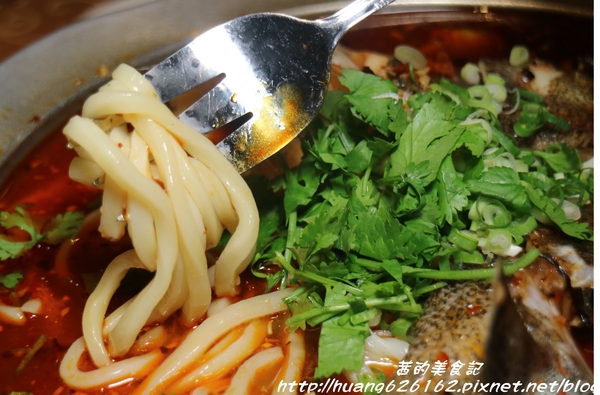 極鮮饌：【台北大安區】東區複合式創意料理『極鮮饌』激推 龍膽石斑魯肉飯、 蘿蔓龍膽石斑鬆、披著HAPPY的花枝、雪蛤香梨排骨湯、忠孝敦化站~