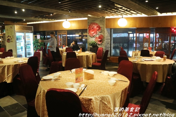 極鮮饌：【台北大安區】東區複合式創意料理『極鮮饌』激推 龍膽石斑魯肉飯、 蘿蔓龍膽石斑鬆、披著HAPPY的花枝、雪蛤香梨排骨湯、忠孝敦化站~