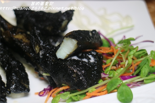 極鮮饌：【台北大安區】東區複合式創意料理『極鮮饌』激推 龍膽石斑魯肉飯、 蘿蔓龍膽石斑鬆、披著HAPPY的花枝、雪蛤香梨排骨湯、忠孝敦化站~