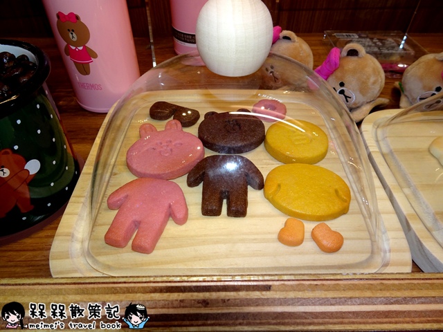 LINE FRIENDS CAFESTORE熊大妹妹CHOCO熊美