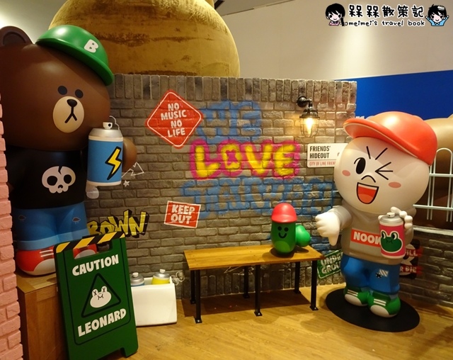 LINE FRIENDS CAFESTORE熊大妹妹CHOCO熊美