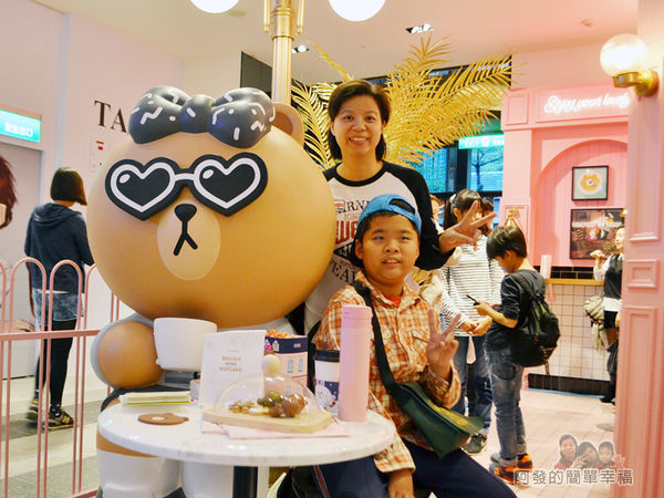 Line_Cafe04-享受美食的CHOCO