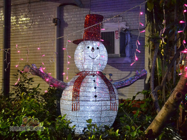 吉慶里聖誕巷04-71巷15弄口雪人燈飾