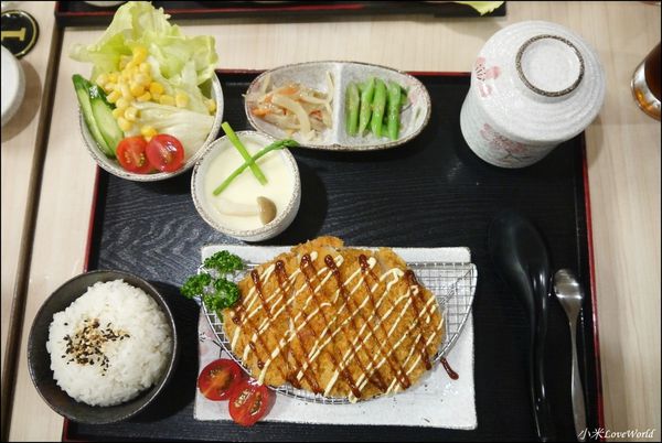 珍珍珍日式拉麵 南紡店P1640675_調整大小1.JPG