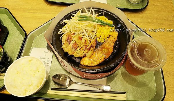 pepper lunch胡椒廚房(漢神巨蛋店)：Pepper Lunch胡椒廚房(漢神巨蛋店)        ..盡情揮灑DIY調出自己的美味~~