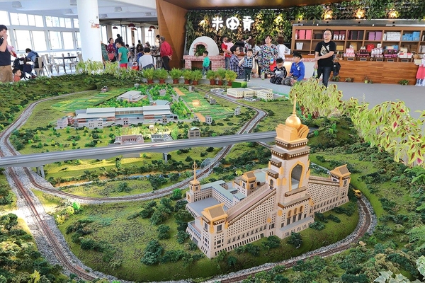 米田貢：【南投景點】埔里親子旅遊新景點米田貢~免門票入園/搭乘鐵道小火車/木製溜滑梯和沙坑/免費試吃整顆的米製水果酥