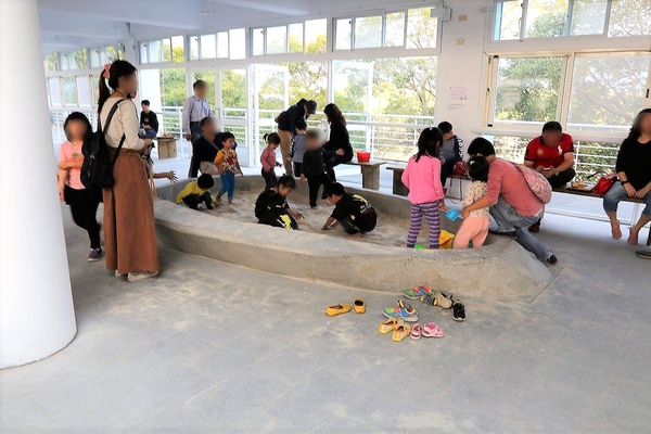 米田貢：【南投景點】埔里親子旅遊新景點米田貢~免門票入園/搭乘鐵道小火車/木製溜滑梯和沙坑/免費試吃整顆的米製水果酥