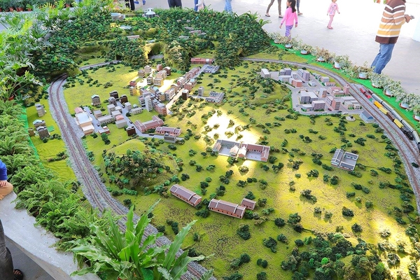 米田貢：【南投景點】埔里親子旅遊新景點米田貢~免門票入園/搭乘鐵道小火車/木製溜滑梯和沙坑/免費試吃整顆的米製水果酥