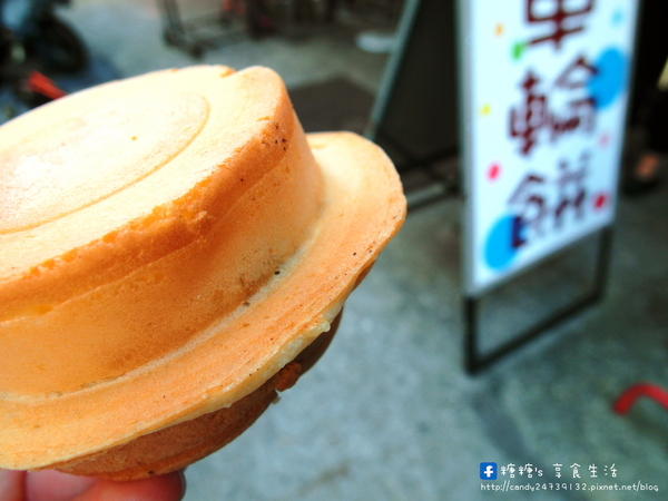 伍師傅車輪餅(南屯店):〖台中│美食〗伍師傅車輪餅(南屯店) ❤ 外皮超酥脆,內餡包起司薯餅好特別,還有起司蛋、奶油珍珠、冰淇淋等多種口味!!