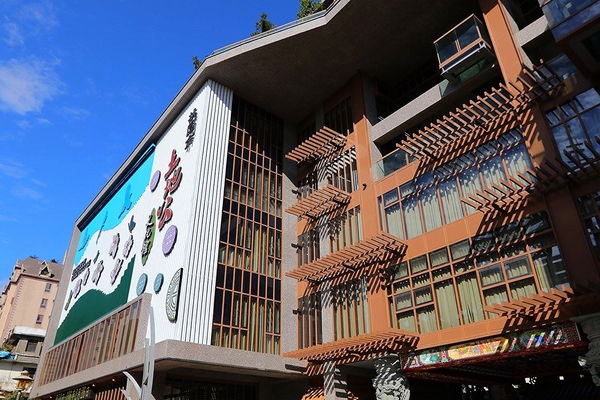 桃園市土地公文化館：【桃園景點】桃園市新景點~土地公文化館/好多種語音導覽跟互動遊戲/親子旅遊好去處/免費提供戲服來唱戲/廟宇建築及熱鬧的慶典活動