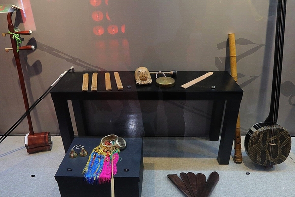 桃園市土地公文化館：【桃園景點】桃園市新景點~土地公文化館/好多種語音導覽跟互動遊戲/親子旅遊好去處/免費提供戲服來唱戲/廟宇建築及熱鬧的慶典活動