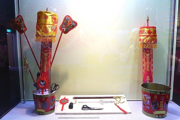 桃園市土地公文化館：【桃園景點】桃園市新景點~土地公文化館/好多種語音導覽跟互動遊戲/親子旅遊好去處/免費提供戲服來唱戲/廟宇建築及熱鬧的慶典活動