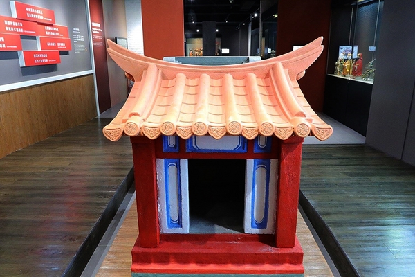 桃園市土地公文化館：【桃園景點】桃園市新景點~土地公文化館/好多種語音導覽跟互動遊戲/親子旅遊好去處/免費提供戲服來唱戲/廟宇建築及熱鬧的慶典活動