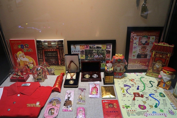 桃園市土地公文化館：【桃園景點】桃園市新景點~土地公文化館/好多種語音導覽跟互動遊戲/親子旅遊好去處/免費提供戲服來唱戲/廟宇建築及熱鬧的慶典活動