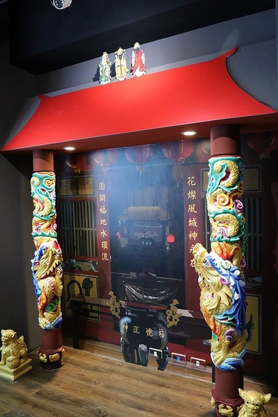 桃園市土地公文化館：【桃園景點】桃園市新景點~土地公文化館/好多種語音導覽跟互動遊戲/親子旅遊好去處/免費提供戲服來唱戲/廟宇建築及熱鬧的慶典活動