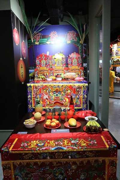 桃園市土地公文化館：【桃園景點】桃園市新景點~土地公文化館/好多種語音導覽跟互動遊戲/親子旅遊好去處/免費提供戲服來唱戲/廟宇建築及熱鬧的慶典活動