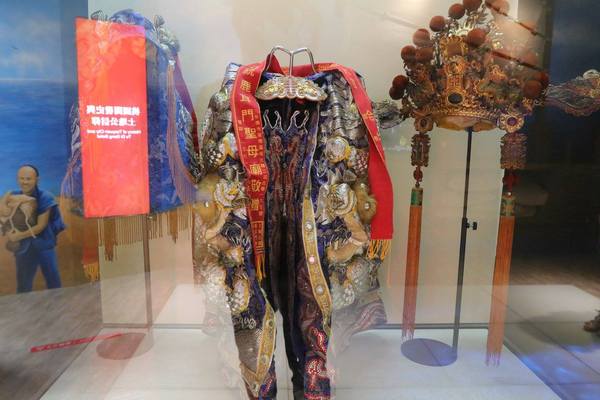 桃園市土地公文化館：【桃園景點】桃園市新景點~土地公文化館/好多種語音導覽跟互動遊戲/親子旅遊好去處/免費提供戲服來唱戲/廟宇建築及熱鬧的慶典活動