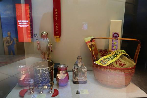 桃園市土地公文化館：【桃園景點】桃園市新景點~土地公文化館/好多種語音導覽跟互動遊戲/親子旅遊好去處/免費提供戲服來唱戲/廟宇建築及熱鬧的慶典活動