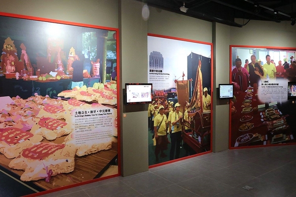 桃園市土地公文化館：【桃園景點】桃園市新景點~土地公文化館/好多種語音導覽跟互動遊戲/親子旅遊好去處/免費提供戲服來唱戲/廟宇建築及熱鬧的慶典活動