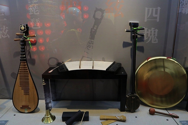 桃園市土地公文化館：【桃園景點】桃園市新景點~土地公文化館/好多種語音導覽跟互動遊戲/親子旅遊好去處/免費提供戲服來唱戲/廟宇建築及熱鬧的慶典活動