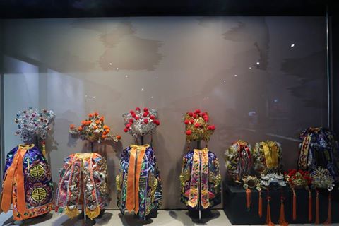 桃園市土地公文化館：【桃園景點】桃園市新景點~土地公文化館/好多種語音導覽跟互動遊戲/親子旅遊好去處/免費提供戲服來唱戲/廟宇建築及熱鬧的慶典活動