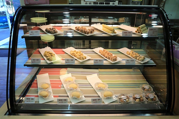 BORTALE博樂里:【嘉義食記】BORTALE博樂里~福義軒博物館店/涼蛋捲香芋和手工樂扣/台式的精緻下午茶,進駐在博物館裡,打造豪華舒適的用餐環境,卻是平價的消費,結合自家的美味餅乾,研發出新口味所提供出來的特色餐點