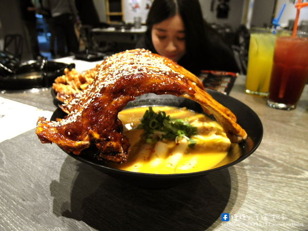 打啵G(台中大隆店)：〖台中│美食〗打啵G-台中大隆店 ❤ 超強韓流來襲~打啵G-台灣4號店於大隆路盛大開幕!!超澎派＂皇冠炸雞＂大隆店限定登場!!