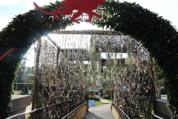 2015士林官邸菊花展：2015士林官邸菊花展『嬉遊秋菊』內含士林、劍潭捷運站週邊美食