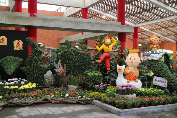 2015士林官邸菊花展：2015士林官邸菊花展『嬉遊秋菊』內含士林、劍潭捷運站週邊美食