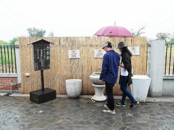 夕遊出張所(安平分室):【台南】必去熱門景點。夕遊出張所──免費/日系/鹽味冰淇淋/繽紛366種生日鹽!(文末推薦安平景點