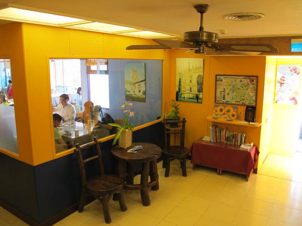 大溪湖畔咖啡：(胖樺食記)桃園大溪湖畔咖啡。世外桃源的人間仙境讓人如癡如醉。