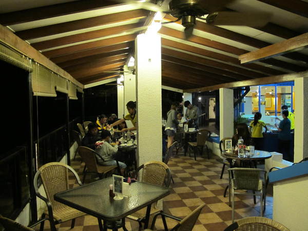 大溪湖畔咖啡：(胖樺食記)桃園大溪湖畔咖啡。世外桃源的人間仙境讓人如癡如醉。