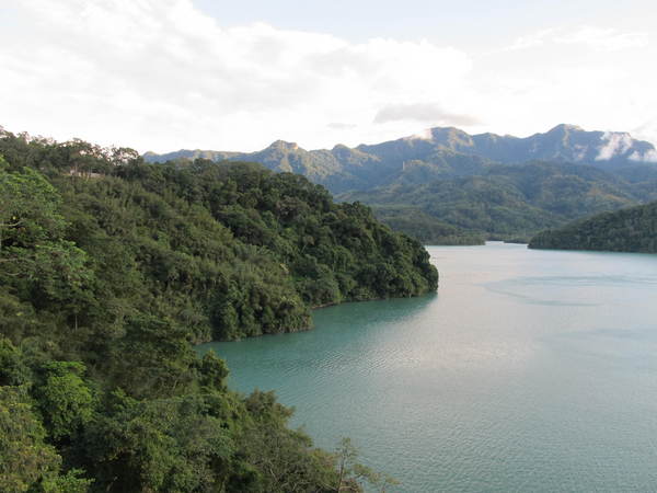大溪湖畔咖啡:(胖樺食記)桃園大溪湖畔咖啡。世外桃源的人間仙境讓人如癡如醉。