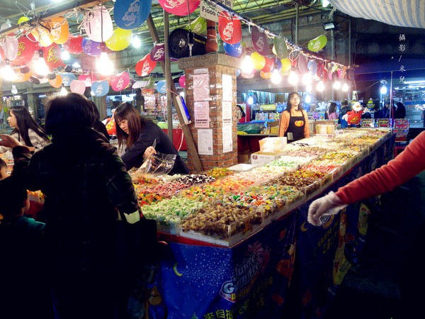 迪化街商圈:【台北市大同區。年貨大街】2016迪化街年貨大街 1/23~2/7開跑囉! 快來試吃 快來體早體驗過年的感覺 如何去 交通跟停車秘笈推薦行程