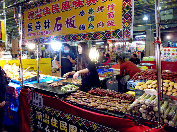 迪化街商圈:【台北市大同區。年貨大街】2016迪化街年貨大街 1/23~2/7開跑囉! 快來試吃 快來體早體驗過年的感覺 如何去 交通跟停車秘笈推薦行程