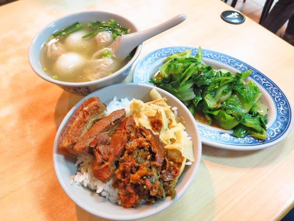 【台北美食】施家鮮肉湯圓-便宜又大碗的湯圓
