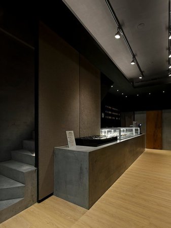 267398_217320368304401_5115436_n