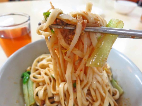 【台北美食】小龍飲食-超強威力的怪味雞