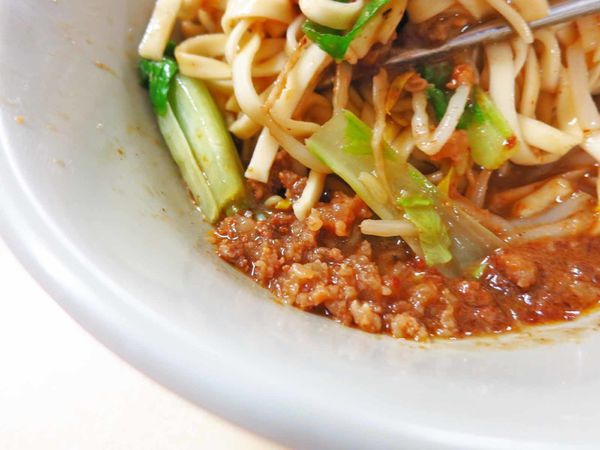 【台北美食】小龍飲食-超強威力的怪味雞