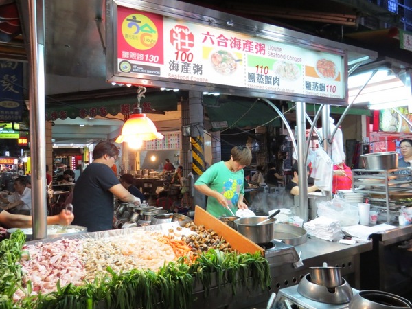 六合夜市：【高雄六合夜市】必嚐四小吃:莊記海鮮粥&烤肉之家&鄭老牌木瓜牛奶&東山鴨頭