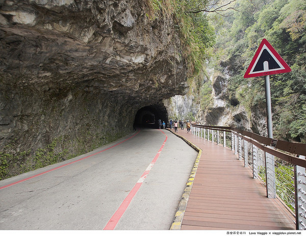 太魯閣國家公園:【花蓮 Hualien】太魯閣國家公園 燕子口步道欣賞壯麗的峽谷地形Taroko