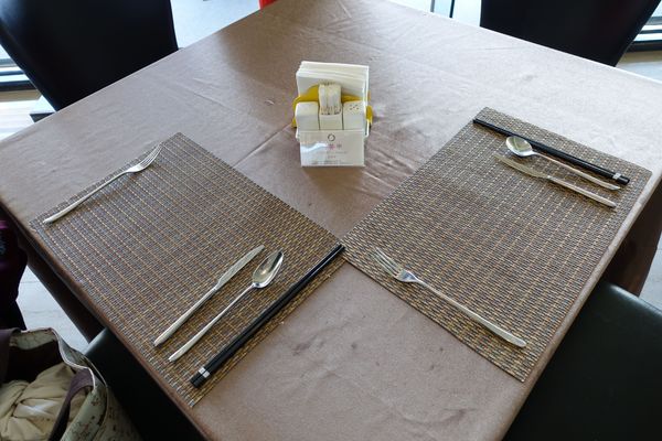 日月行館觀光國際酒店：(胖樺食記)南投縣六星級” 日月潭‧日月行館國際觀光酒店” 。貴婦下午茶佐以無敵湖光山色美景。