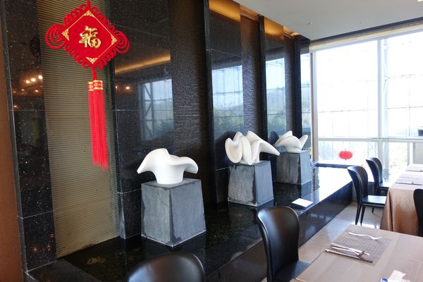 日月行館觀光國際酒店：(胖樺食記)南投縣六星級” 日月潭‧日月行館國際觀光酒店” 。貴婦下午茶佐以無敵湖光山色美景。