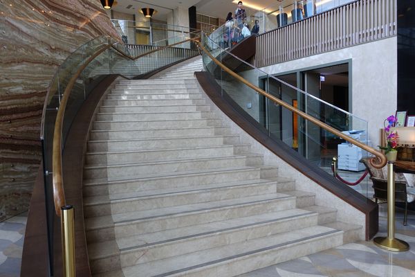 日月行館觀光國際酒店：(胖樺食記)南投縣六星級” 日月潭‧日月行館國際觀光酒店” 。貴婦下午茶佐以無敵湖光山色美景。