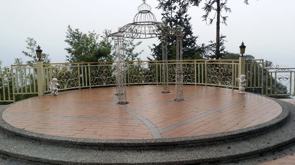 日月行館觀光國際酒店：(胖樺食記)南投縣六星級” 日月潭‧日月行館國際觀光酒店” 。貴婦下午茶佐以無敵湖光山色美景。