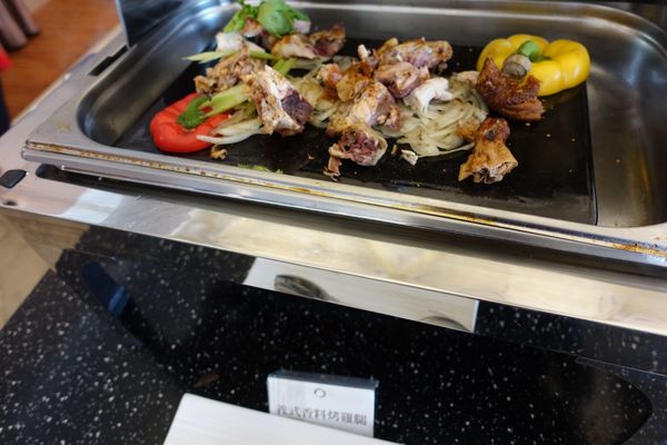 日月行館觀光國際酒店：(胖樺食記)南投縣六星級” 日月潭‧日月行館國際觀光酒店” 。貴婦下午茶佐以無敵湖光山色美景。