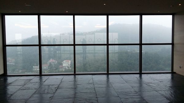 日月行館觀光國際酒店：(胖樺食記)南投縣六星級” 日月潭‧日月行館國際觀光酒店” 。貴婦下午茶佐以無敵湖光山色美景。